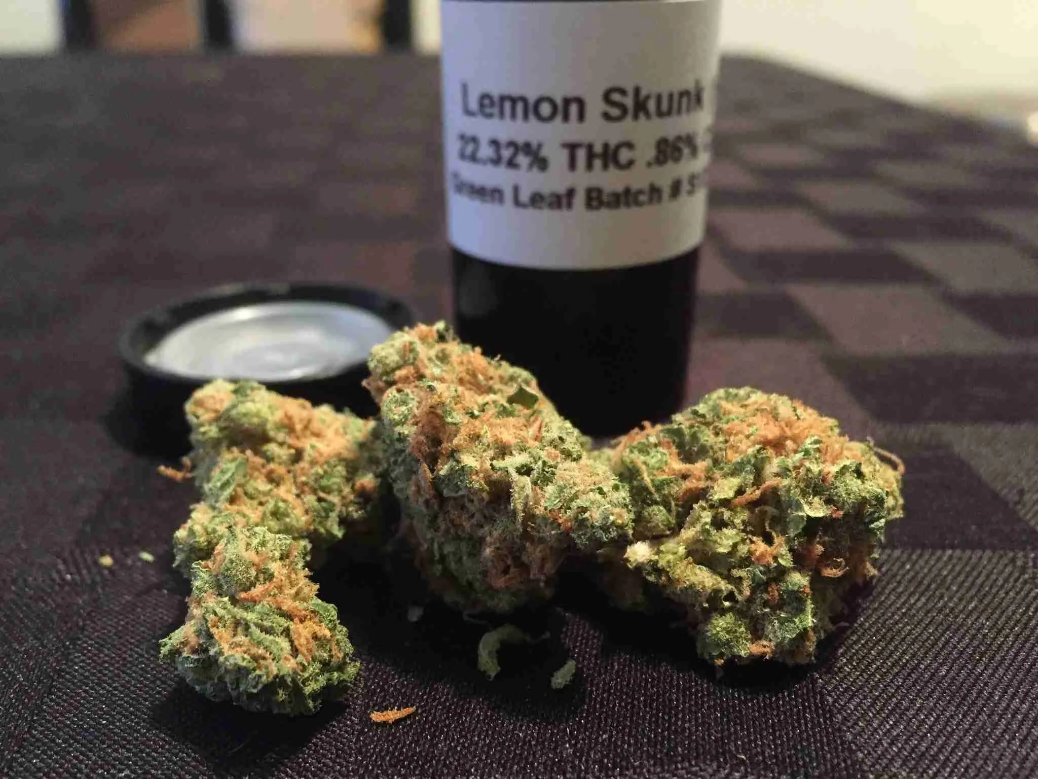 BuyLemonSkunkStrainUK Night Ax Night Ax Cannabis CBD Cannabisblüten und Vapes in Deutschland Entdecke unser Sortiment verschiedene Produkte und informative Inhalte rund um Cannabis